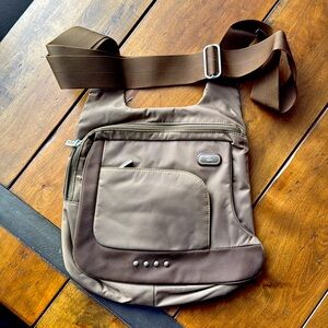 T-Tech by Tumi Bag, brown/olive color, multiple pockets, excellent condition